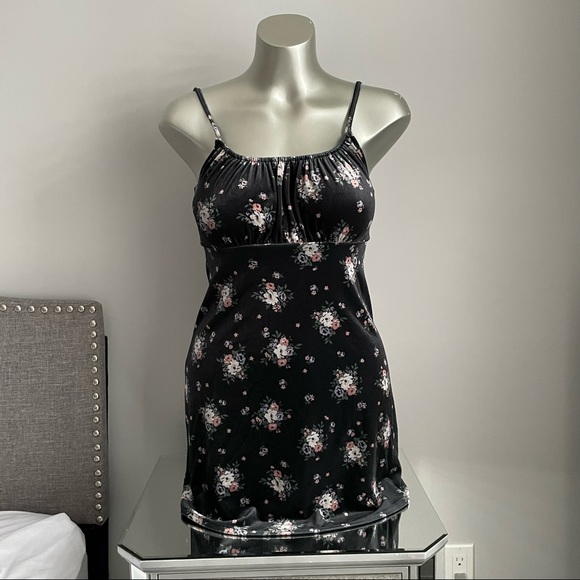Hollister Black Dress with Florals Small - Picture 1 of 6